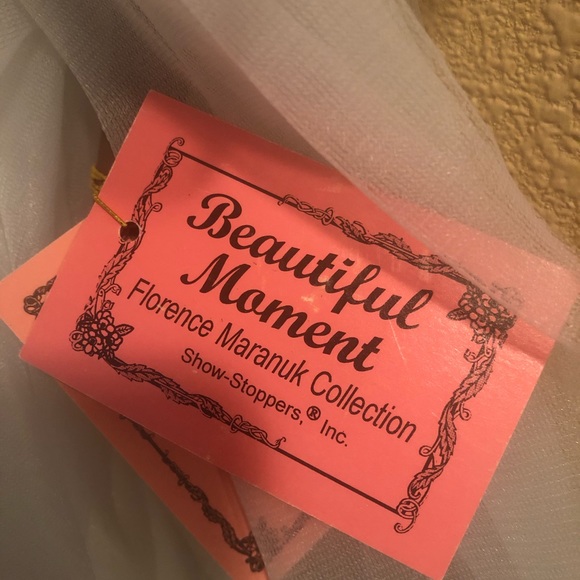 Wedding Doll - Picture 3 of 12